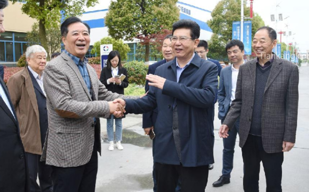 江蘇省安徽商會(huì)會(huì)長(zhǎng)、蘇寧環(huán)球集團(tuán)董事長(zhǎng)張桂平 江蘇省安徽商會(huì)會(huì)長(zhǎng)、蘇寧環(huán)球集團(tuán)董事長(zhǎng)張桂平